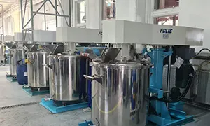 Двухвальный диссольвер с якорной мешалкой Polyc на предприятиях клиентов
